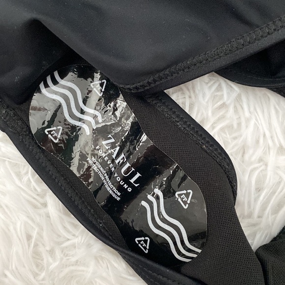 NWT Zaful black plunge one piece swimsuit - Picture 6 of 7